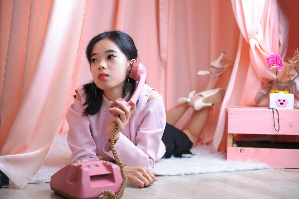 Découvrez le monde secret du téléphone rose et ses plaisirs